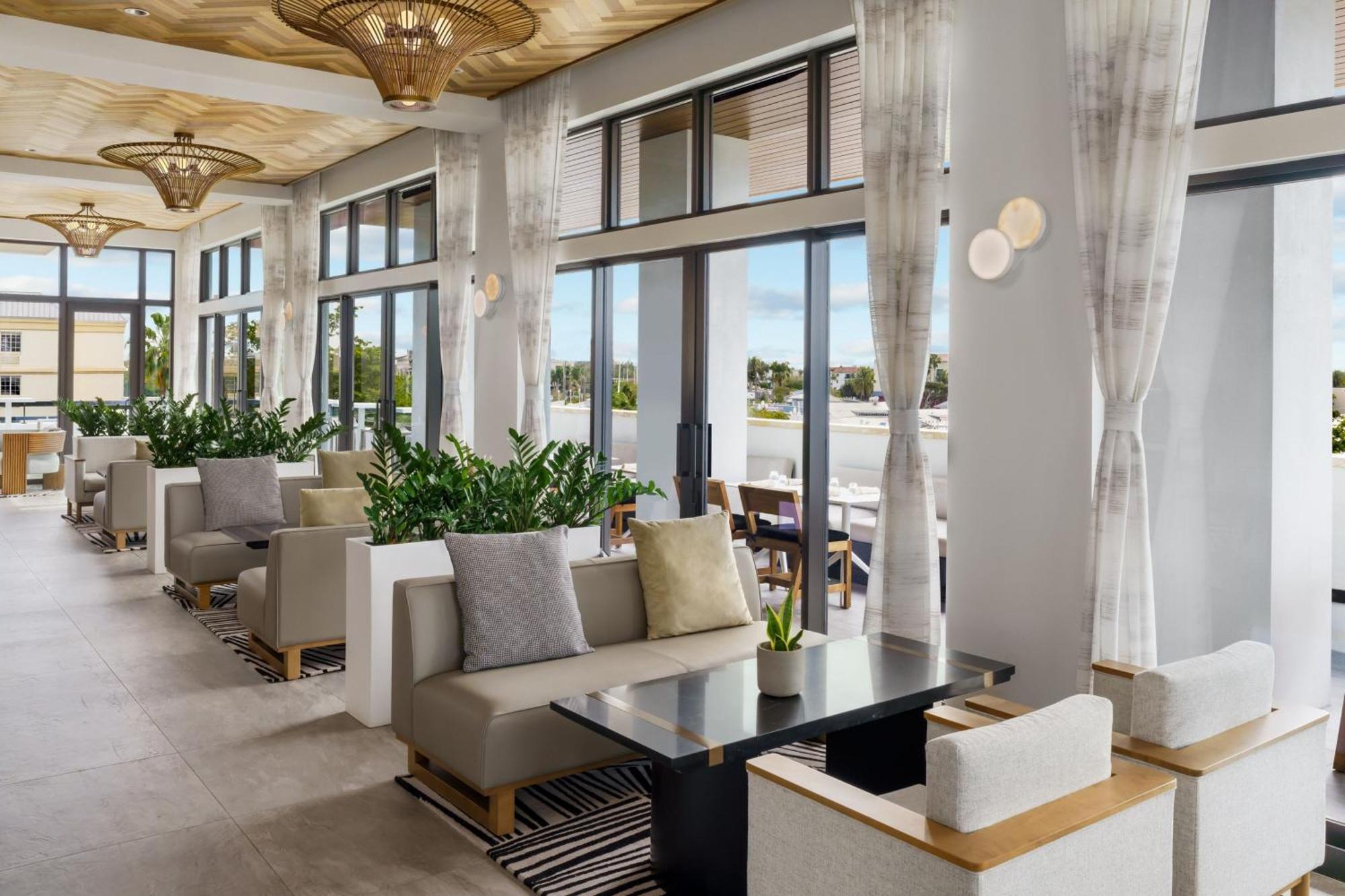 Ac Hotel By Marriott Naples 5Th Avenue Екстериор снимка