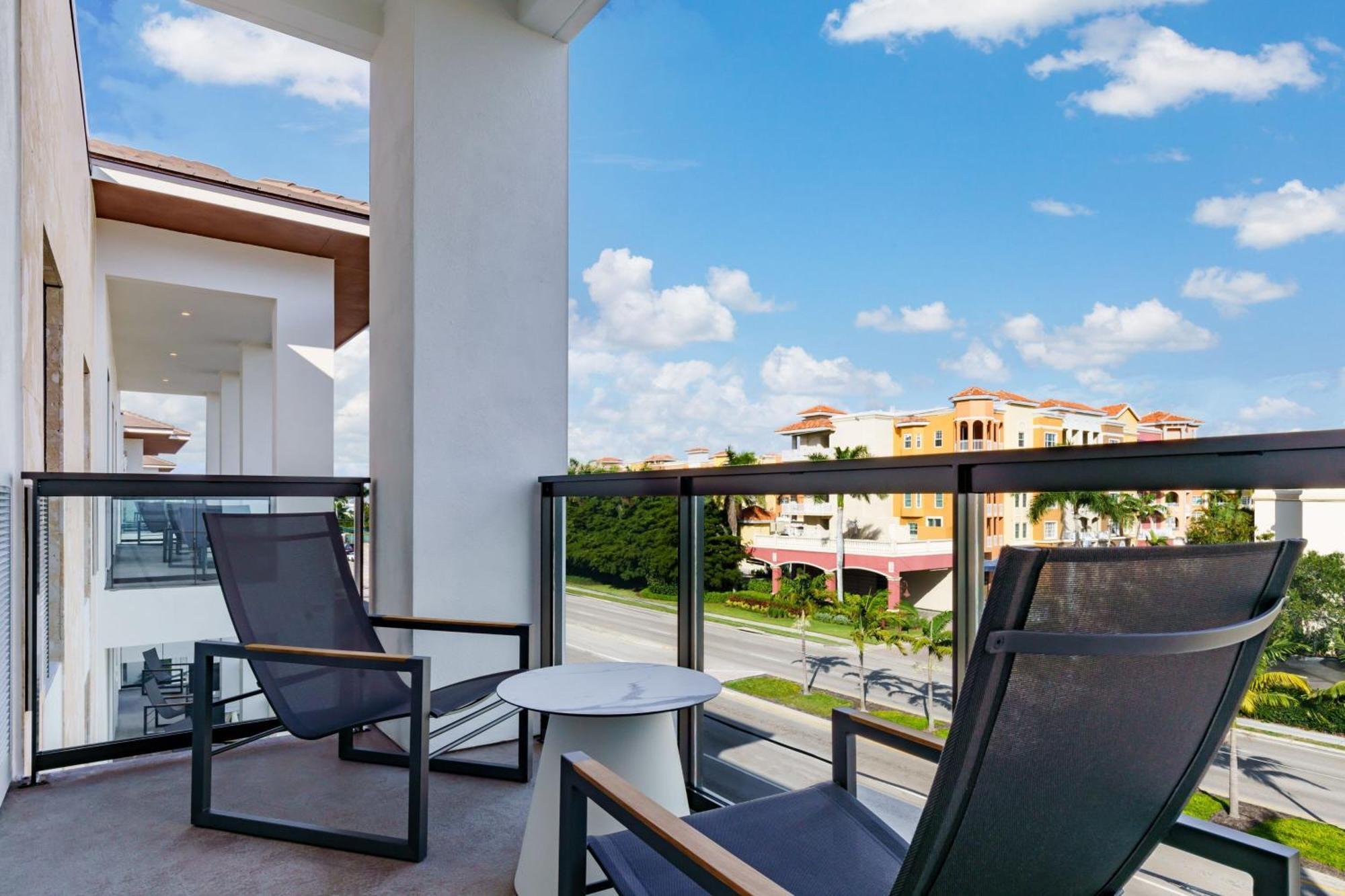 Ac Hotel By Marriott Naples 5Th Avenue Екстериор снимка