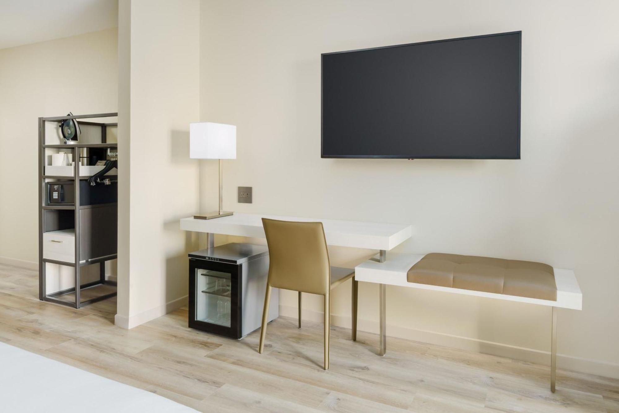 Ac Hotel By Marriott Naples 5Th Avenue Екстериор снимка