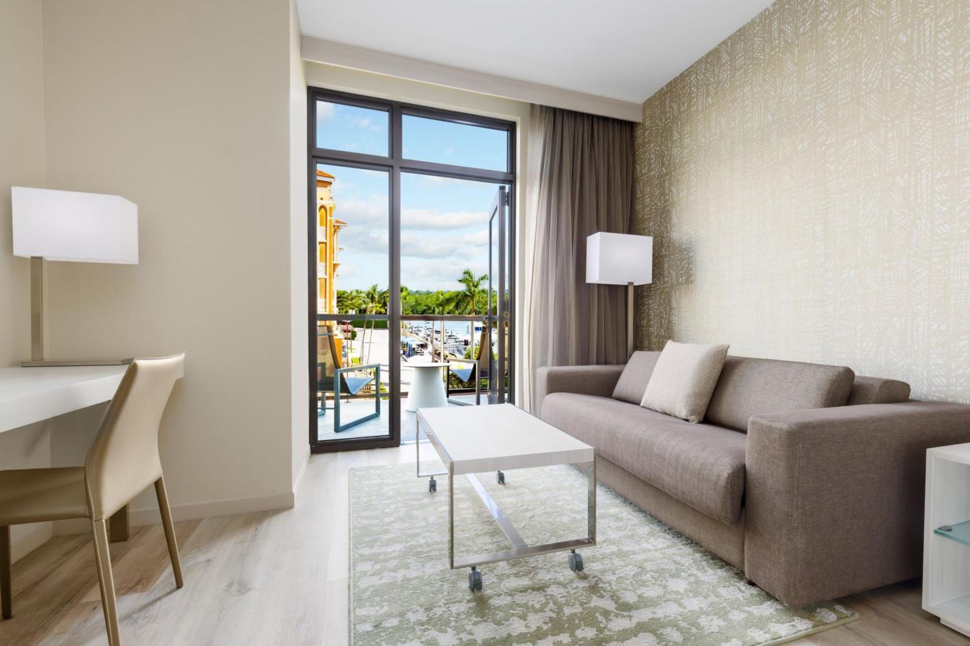Ac Hotel By Marriott Naples 5Th Avenue Екстериор снимка