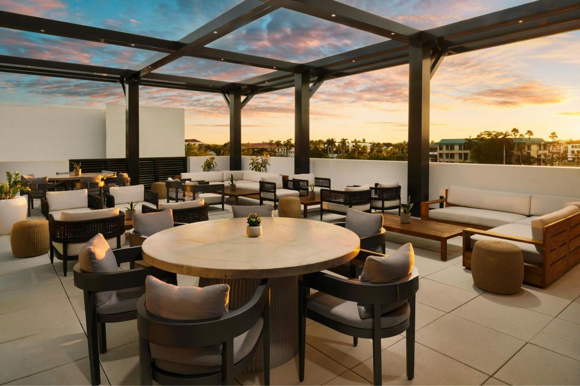 Ac Hotel By Marriott Naples 5Th Avenue Екстериор снимка