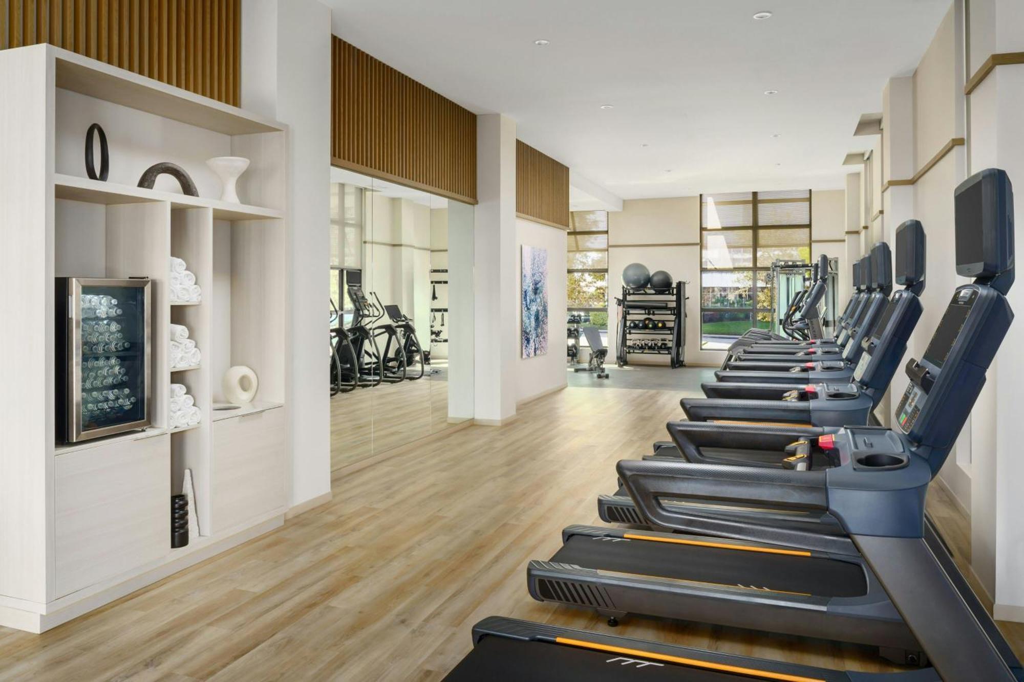 Ac Hotel By Marriott Naples 5Th Avenue Екстериор снимка
