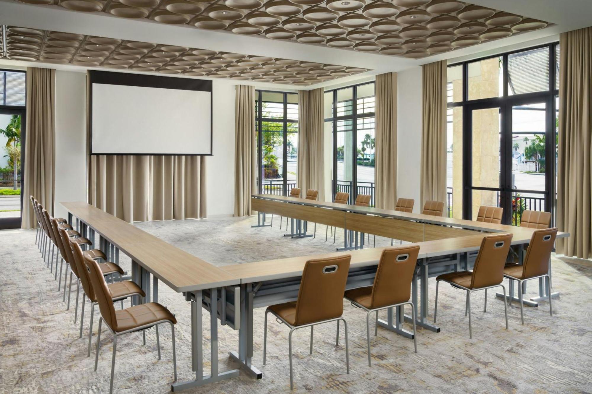 Ac Hotel By Marriott Naples 5Th Avenue Екстериор снимка