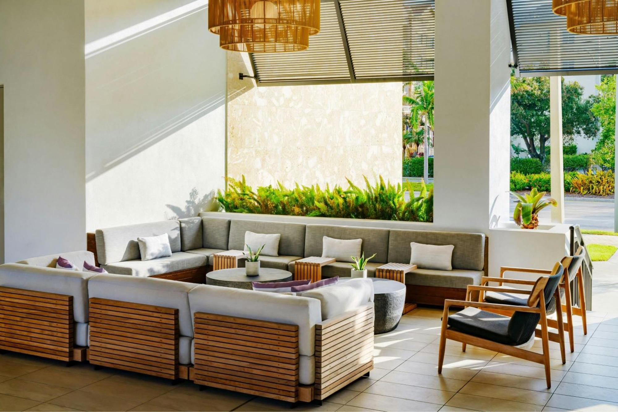 Ac Hotel By Marriott Naples 5Th Avenue Екстериор снимка
